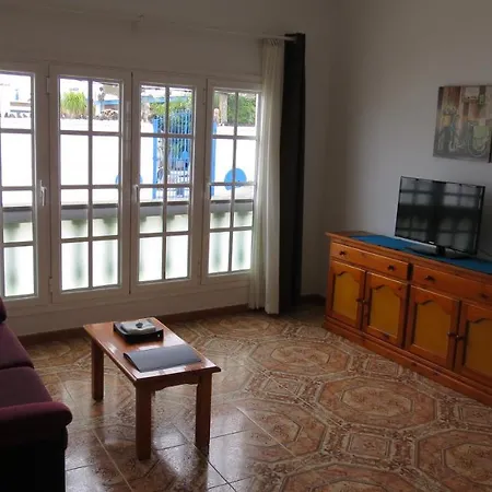 Апартаменты Apartamentos Orzola *
